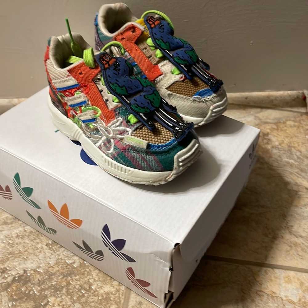 Super Earth Adidas
